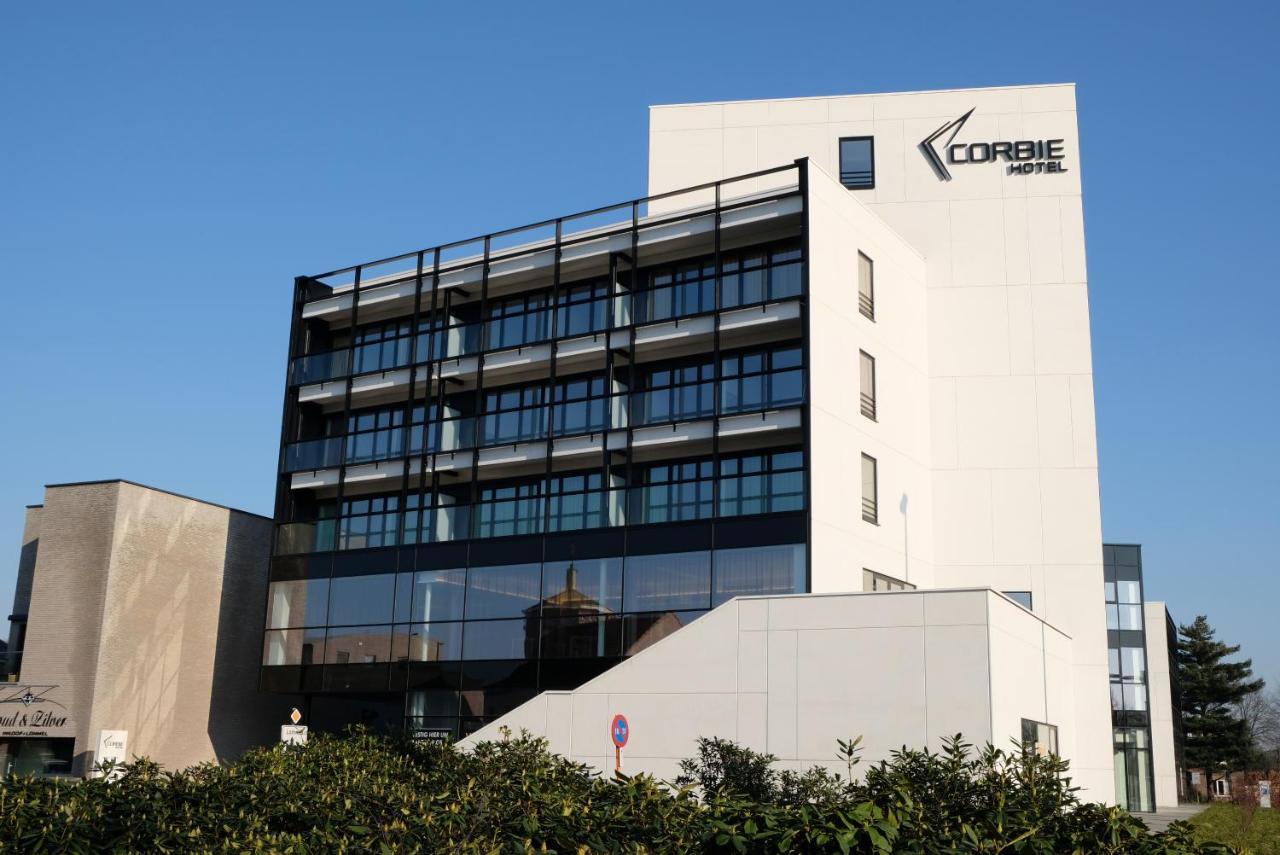 Отель Corbie Lommel Ring Экстерьер фото